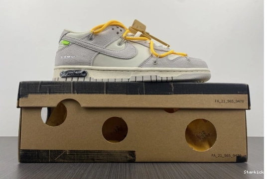 Lot DJ0950-109 O-W Nike Low Dunk 39 0824
